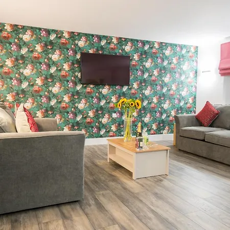 Clara's Cots Bed and breakfast 3*