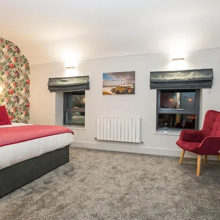 Clara's Cots Bed and breakfast 3*