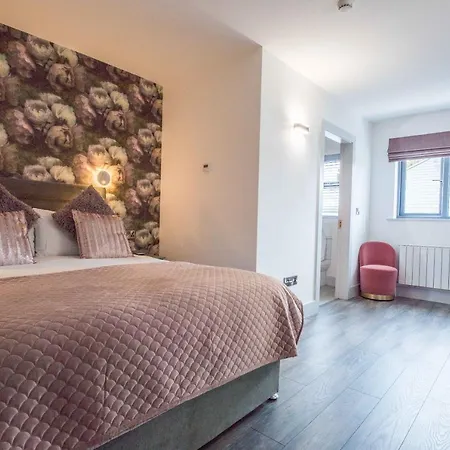 Clara's Cots לינה וארוחת בוקר