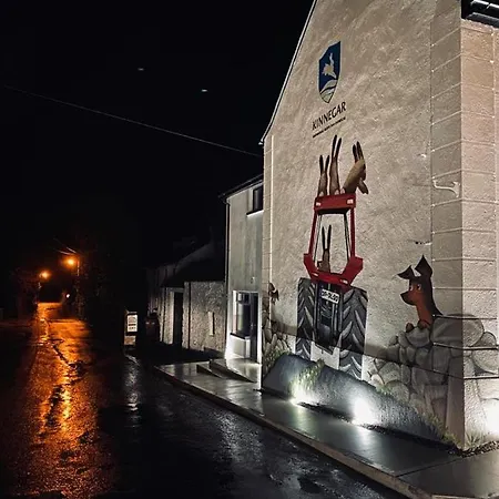 לינה וארוחת בוקר Clara's Cots 3*