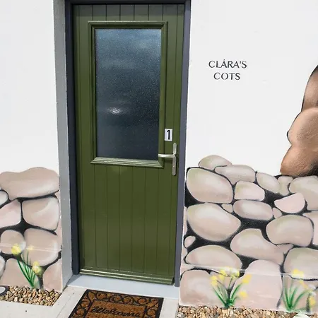 Clara's Cots Bed & Breakfast 3*