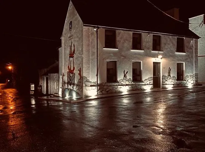 Clara's Cots Bed & Breakfast 3*